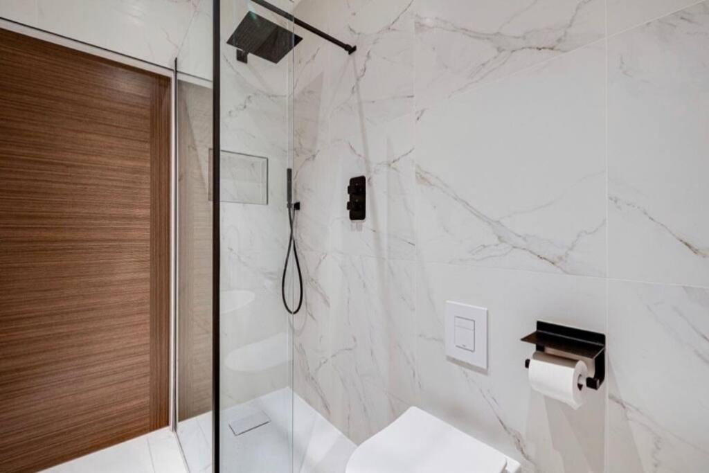 Luxury Apartment: City Centre, Stylish, Modern Chester Exterior foto